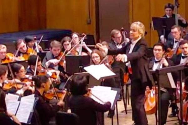 Miriam Burns conducts the Ohio State Symphony Orchestra